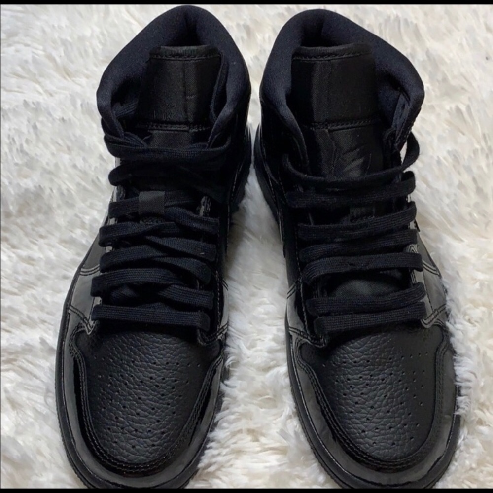 NIKE AIR JORDAN 1 MID SNEAKERS - Picture 5 of 10